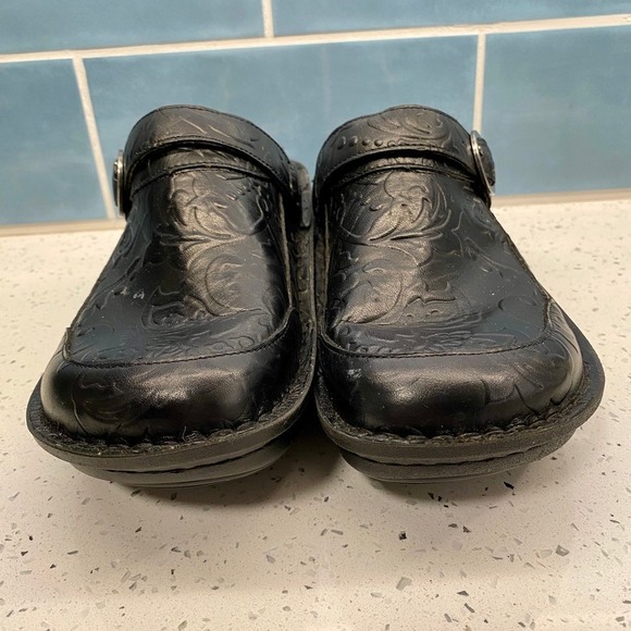 Alegria Black Leather Embossed Boho Comfort Clog Shoes Mule Slip Resistant 39 - Picture 2 of 10